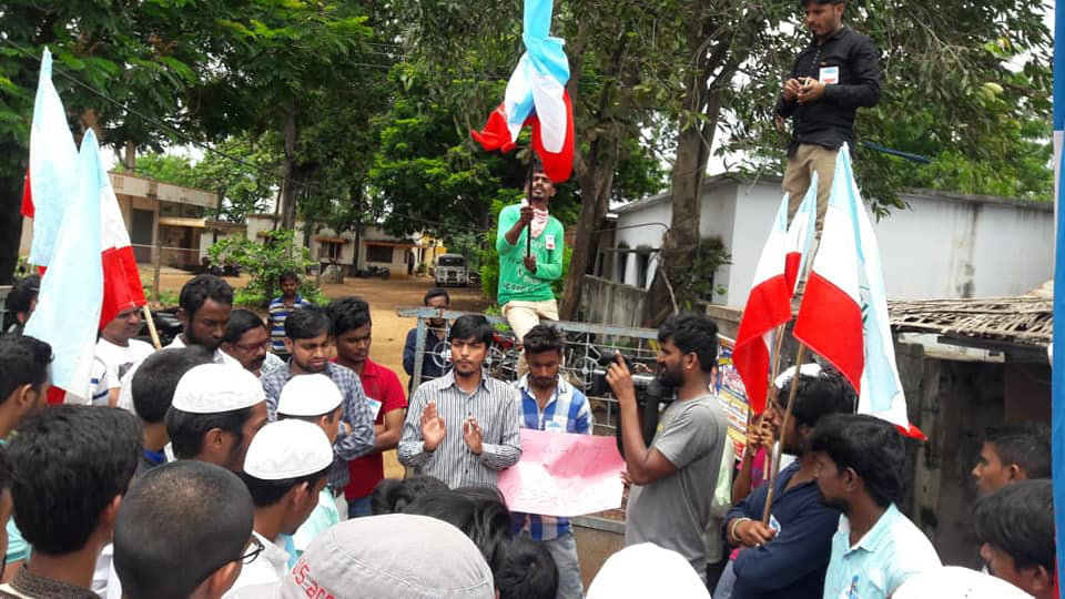 kothagudem dist. Local Cadres welcomed the state caravan- Bike Rally
